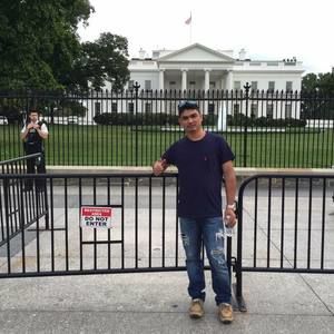 Meet your Posher, Dee